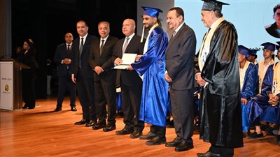 كامل الوزير يشهد حفل تخرج الدفعة الأولى من مدرسة أبو زعبل للتنمية الصناعية