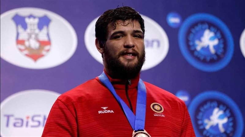 عبد اللطيف منيع لاعب