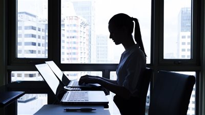 اتحاد شركات التأمين يرصد كيفية إسهام التأمين في حماية المرأة ماليا