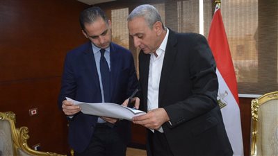 محافظ الغربية يبحث مع نائب وزير الصحة تطوير المنظومة الطبية