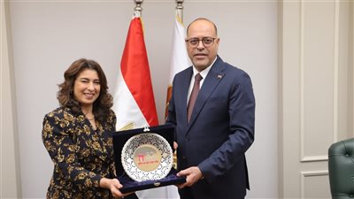 العمل توقع بروتوكولا مع الجامعة المصرية الصينية لدعم التدريب وبناء القدرات