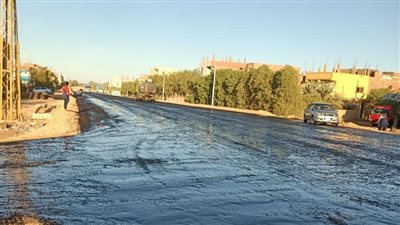 خطة مكبرة لتطوير الطرق وازدواج المحاور الحيوية بمراكز الوادي الجديد 