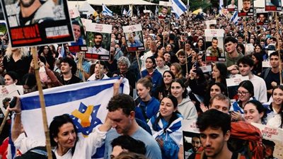 7 صور توثق الاحتفالات في ميادين تل أبيب بعد بدء عمليات تبادل الأسرى مع حماس