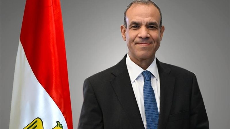 الدكتور بدر عبد العاطى