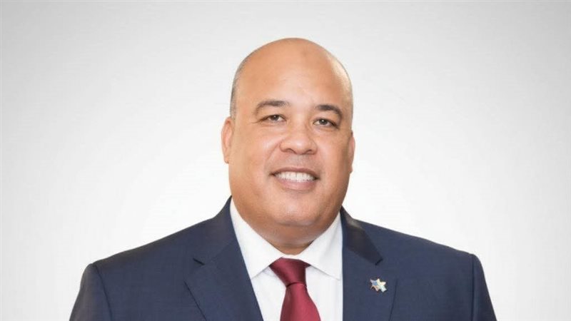 أيمن العشري 