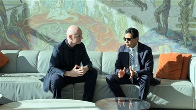 وزير الرياضة يلتقي إنفانتينو على هامش قمة السلام بشرم الشيخ