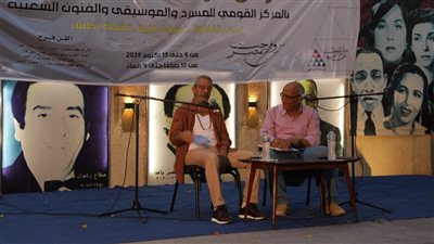  صبري فواز يكشف عن بداياته ومحطاته الفنية بمعرض الزمالك الأول للكتاب 