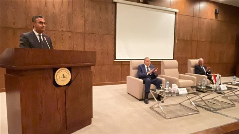  الدكتور شريف فاروق،