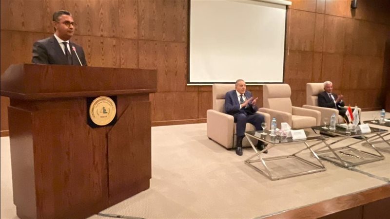 الدكتور شريف فاروق