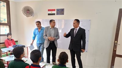 وكيل وزارة التعليم بالجيزة يستبعد مدير مدرسة لحين انتهاء التحقيقات ويوصي بالتحقيق مع آخر