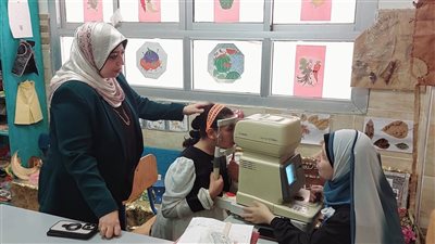 قافلة طبية من جامعة بنها توقع الكشف الطبي على 169 حالة بمدرسة المكفوفين