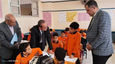 وكيل تعليم دمياط يتابع انتظام الدراسة بمدارس المحافظة