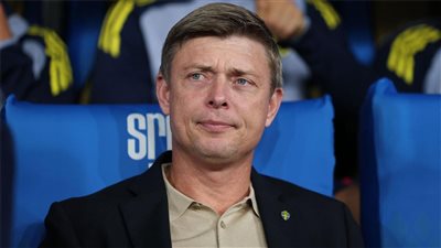 إقالة مدرب منتخب السويد بعد الخسارة من كوسوفو بتصفيات كأس العالم