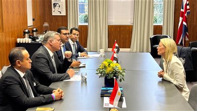 سينوك الصينية تبدي رغبتها في الاستثمار بمجال البحث عن البترول والغاز بمصر 