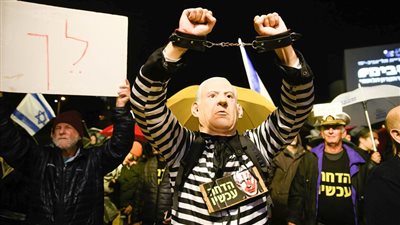 رغم طلب ترامب العفو عنه، تطورات عاجلة في محاكمة نتنياهو واستدعاء لكبار مسؤولي 