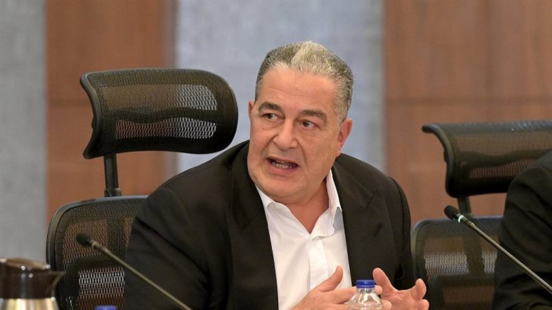 ياسين منصور، فيتو