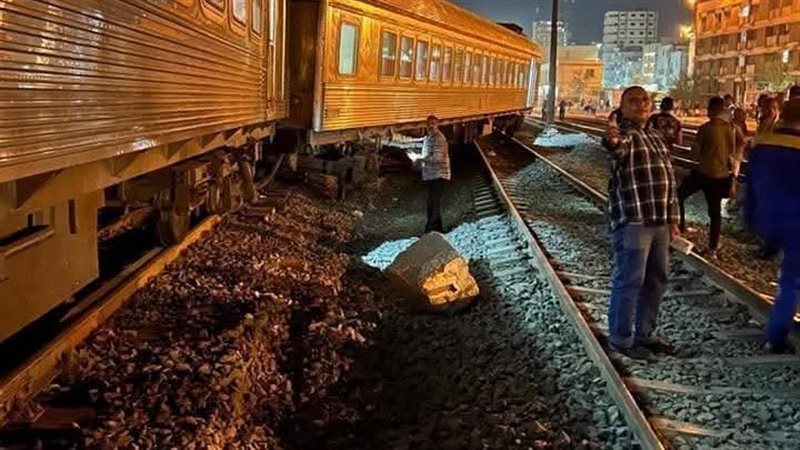 خروج عربات من قطار
