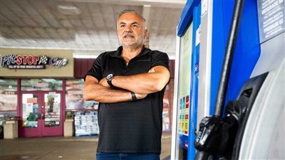 ملك النفط، لحظة محاولة اغتيال مليونير أمريكي شهير من أصول عربية (فيديو)