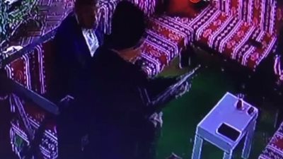 مقطع مرعب، العناية الإلهية تنقذ صحفيا بتركيا من الموت المحقق في محاولة اغتيال (فيديو)