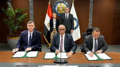 وزير البترول يشهد توقيع تمديد عقد تنمية حقل بلطيم 