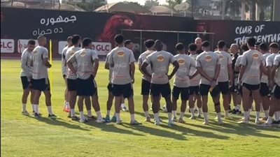 توروب يحاضر لاعبي الأهلي بالفيديو استعدادا لموقعة الجيش الملكي