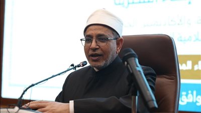 رئيس جامعة الأزهر: الجهل باللغة العربية يؤدي إلى انحراف الفتوى 