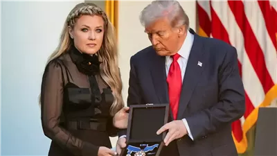 خلال مراسم التأبين، ترامب يكرم تشارلي كيرك بأعلى وسام مدني أمريكي