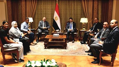 أشرف صبحي يلتقي فريدة أبو هاشم بطلة العالم في الخماسي الحديث