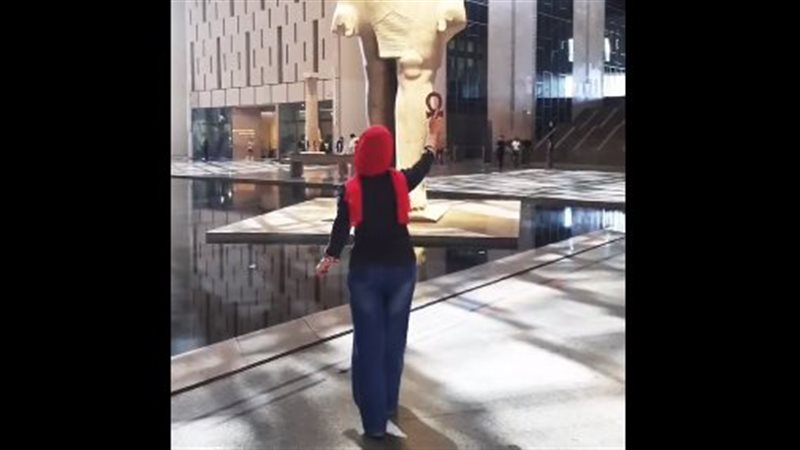 بتعويذة فرعونية مصرية