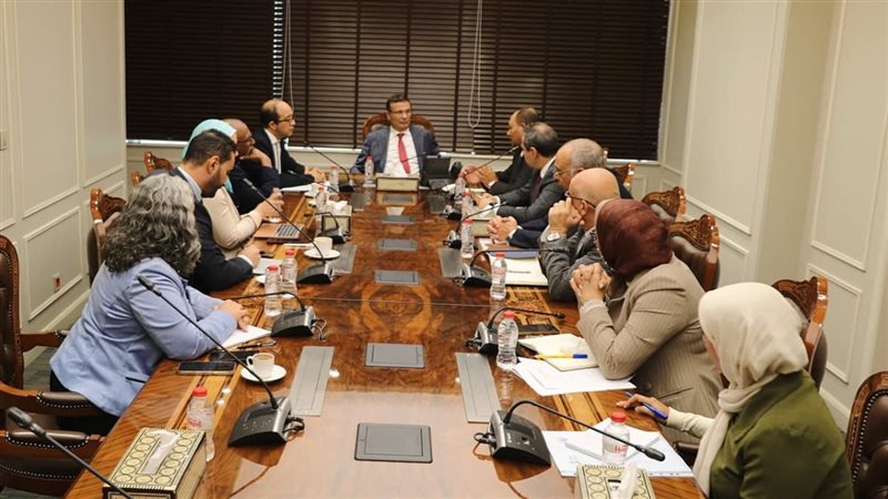 وزير الزراعة ووفد