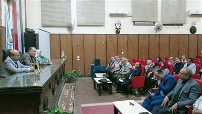 وكيل التعليم بأسيوط لمديري الإدارات: انزلوا المدارس وتابعوا الانضباط بنفسكم