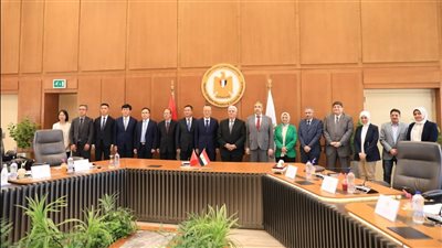 عاشور: الصين شريك رئيسي في مسيرة التعليم العالي والبحث العلمي بمصر