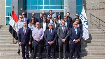 رئيس اقتصادية قناة السويس يستقبل وفدًا من كبرى الشركات الهولندية لبحث فرص التعاون