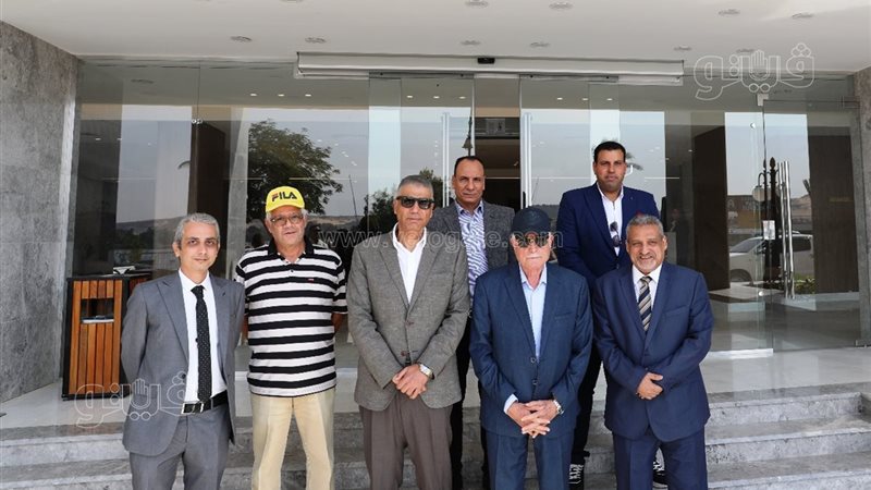 محافظ أسوان ومستشار