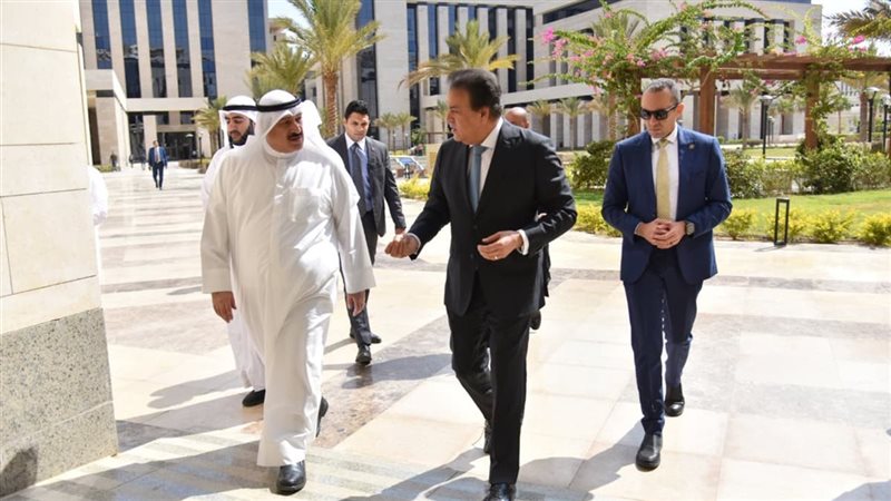 وزير الصحة يبحث مع