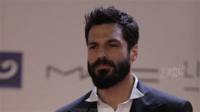 النجم التركي سركان شاي أوغلو لأول مرة على ريد كاربت الجونة السينمائي (صور)