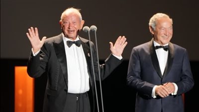 افتتاح مبهر للدورة الثامنة من الجونة السينمائي.. ساويرس: مبسوطين بانتهاء حرب غزة وإن قيمة مصر بتظهر في المصاعب.. تكريم منة شلبي.. ولفتة إنسانية للراحلين