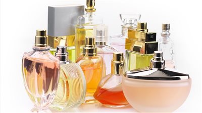 كيف تستخدمين العطور والزيوت لتحسين حالتك المزاجية بسرعة