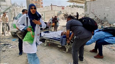 نقل 10 جرحى فلسطينيين بنيران الاحتلال وآخرين مصابين في انفجار جسم مشبوه لمستشفى النصيرات 