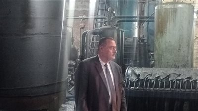 ضبط مصنع لتدوير زيوت السيارات المستعملة بدون ترخيص في دمياط