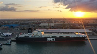 ميناء دمياط يواصل نشاطه البحري والتجاري ويُصدّر منتجات مصرية إلى أوروبا