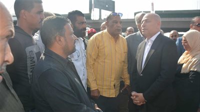 محافظ القاهرة: تركيب ملصقات بأجرة المواصلات على سيارات الميكروباص (فيديو)