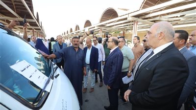 محافظ كفر الشيخ يتابع تطبيق التعريفة الجديدة خلال جولة تفقدية بمجمع المواقف (صور)
