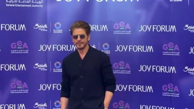 شاروخان وسلمان خان يخطفان الأنظار في الرياض (فيديو)