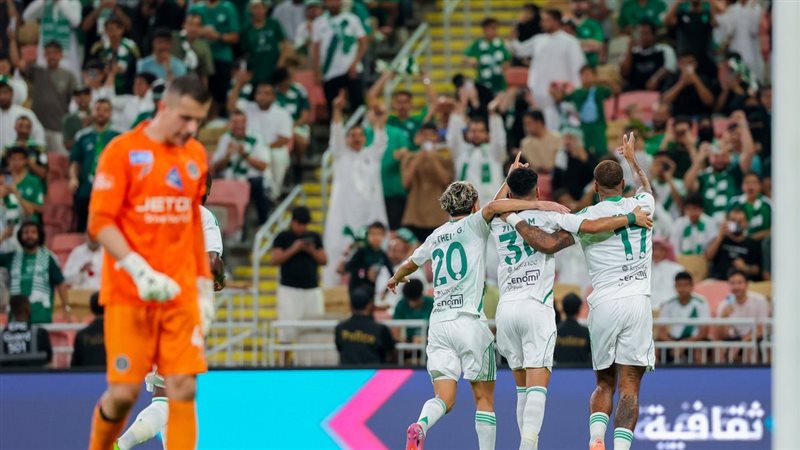 الأهلي والشباب 