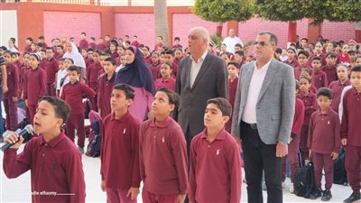 مدير تعليم دمياط يحيل إدارة مدرسة للشئون القانونية بسبب عدم الانضباط