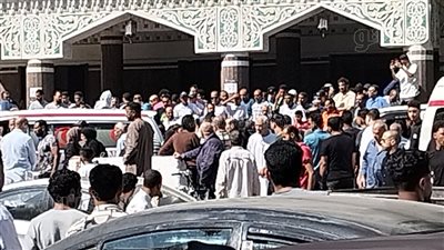 المئات من الأهالى يشيعون جثمان طفل الإسماعيلية ضحية صديقه (فيديو وصور) 