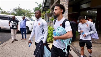 حافلة الأهلي تتحرك إلى ملعب مباراة إيجل نوار بدوري أبطال إفريقيا (فيديو)