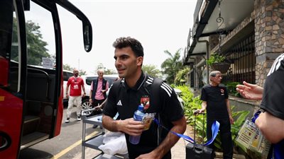 وصول لاعبي الأهلي إلى ملعب مواجهة إيجل نوار بدوري الأبطال (صور)