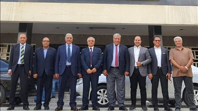 نائب رئيس جامعة الأزهر وعميد كلية الطب يفتتحان معرضًا للملابس لدعم الطلاب غير القادرين